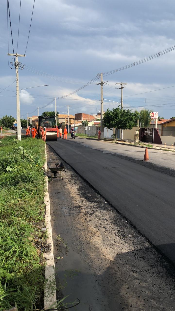 Avenida principal do Vingt Rosado recebe nova etapa de obra de estruturação