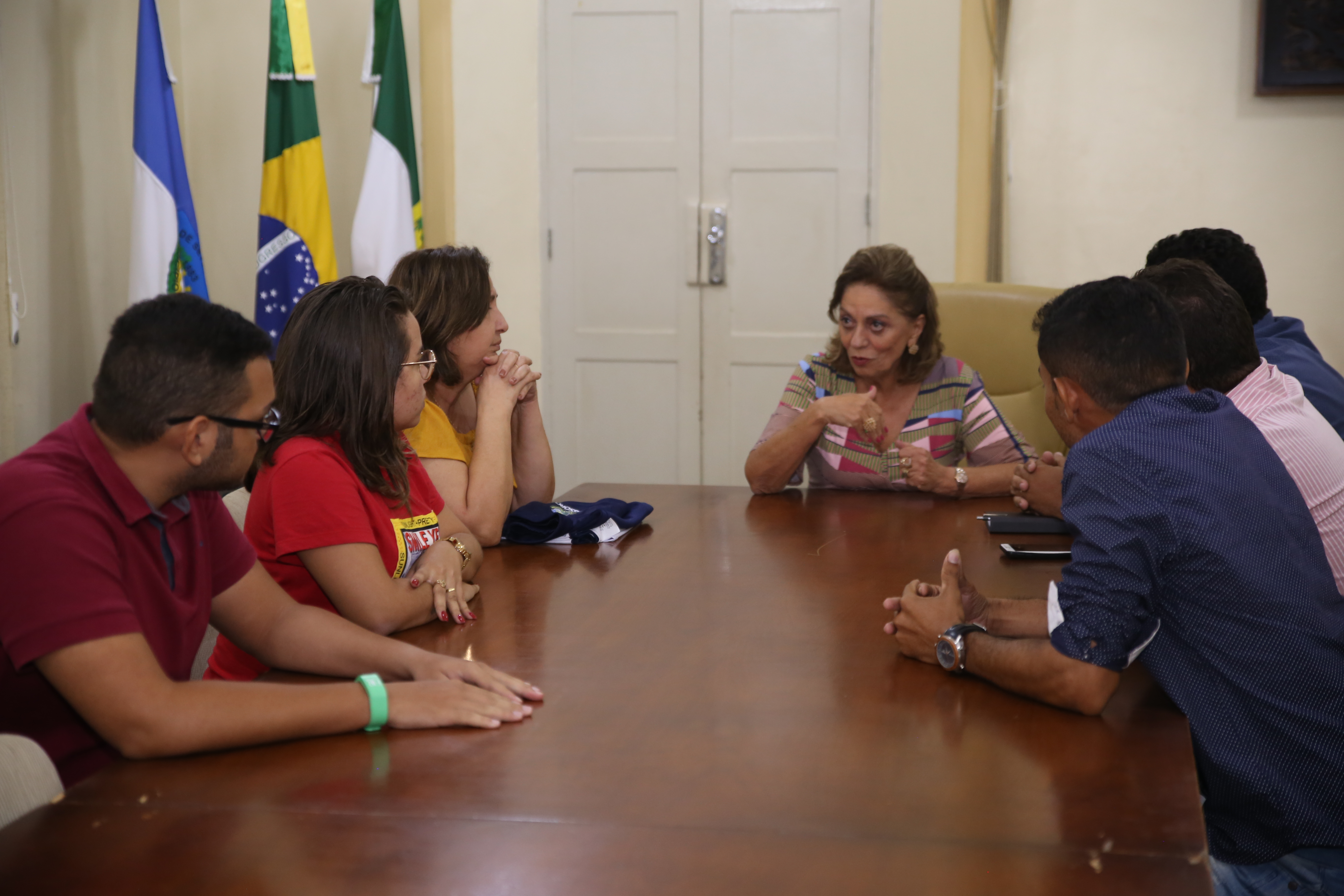 Prefeita Rosalba garante mais um ônibus para transporte de universitários da Maisa