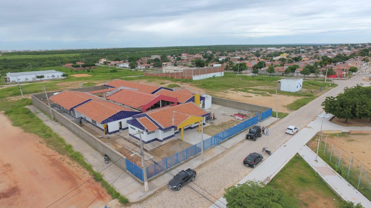 Prefeita visita obra da creche ProInfância do Vingt-Rosado