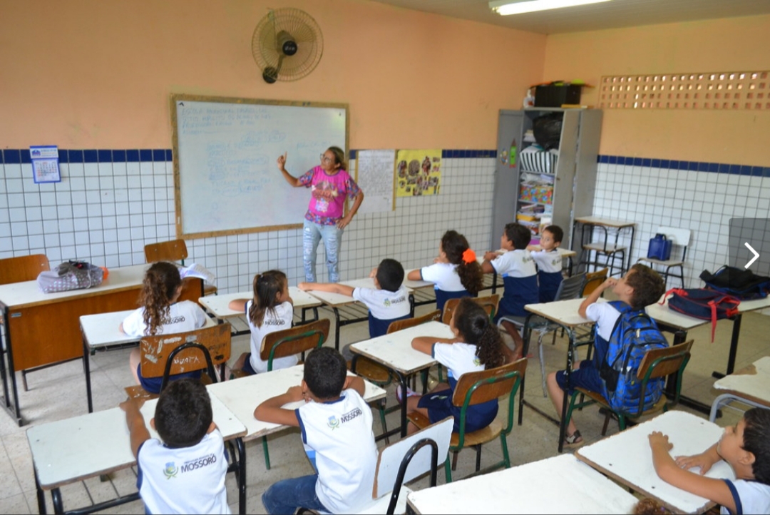 Prefeitura concede mudança de classe aos professores da Rede Municipal de Ensino