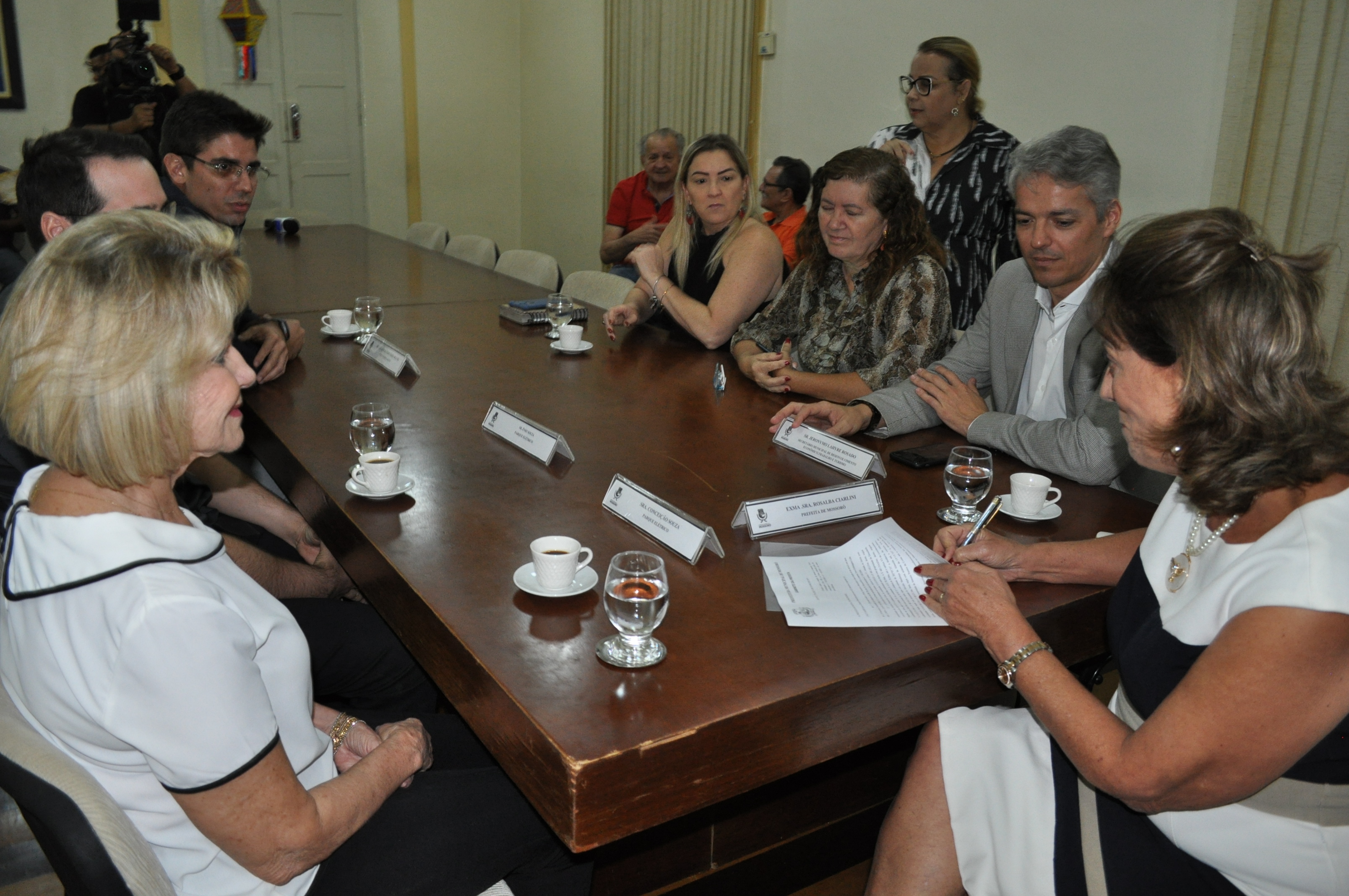 Doação de terrenos no Distrito Industrial garante geração de empregos no município