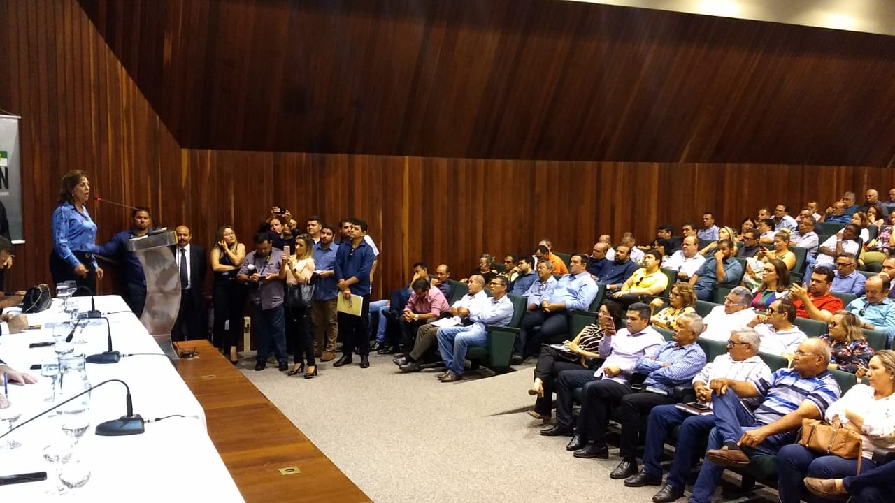 Em Encontro Municipalista, Rosalba propõe documento com compromisso da bancada federal para aprovação da PEC 56