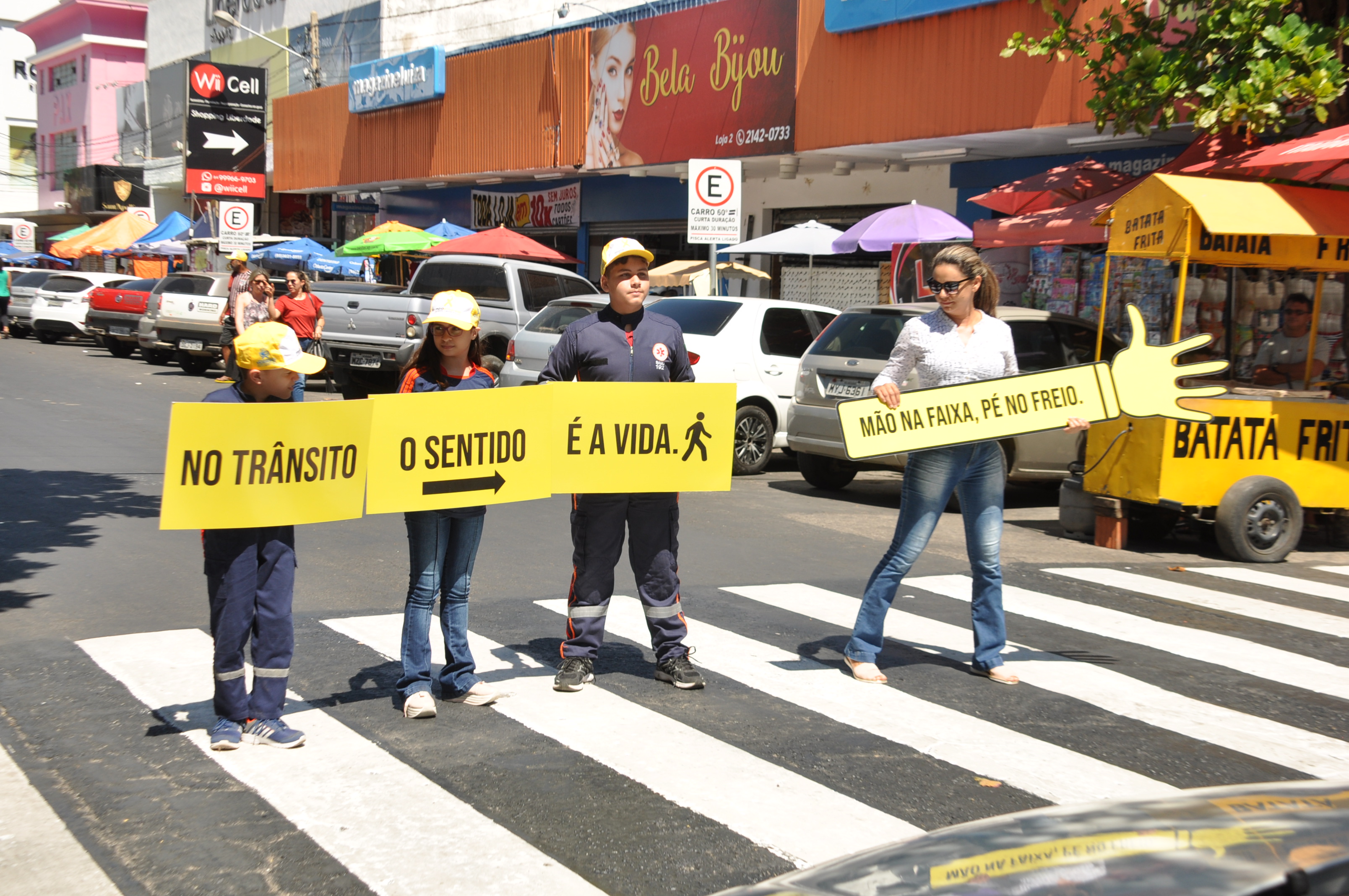 População participa de ações em comemoração ao Dia Mundial do Pedestre