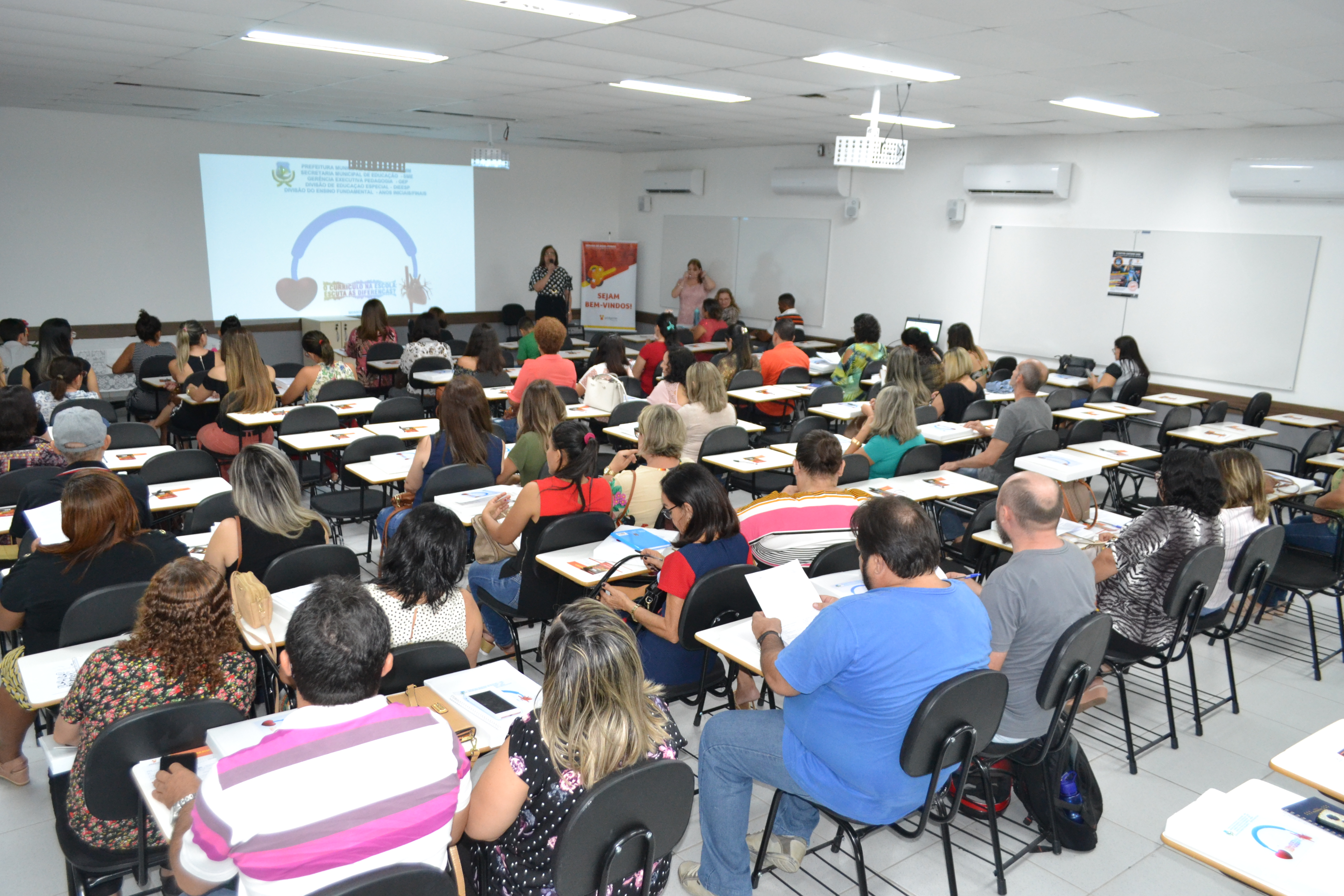 Educação inicia curso de aperfeiçoamento sobre inclusão