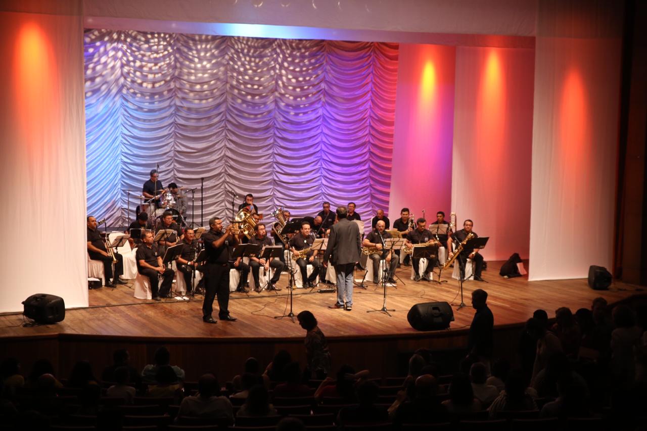 Concerto comemora 83 anos da Banda Artur Paraguai e 15 anos do Teatro Dix-huit Rosado