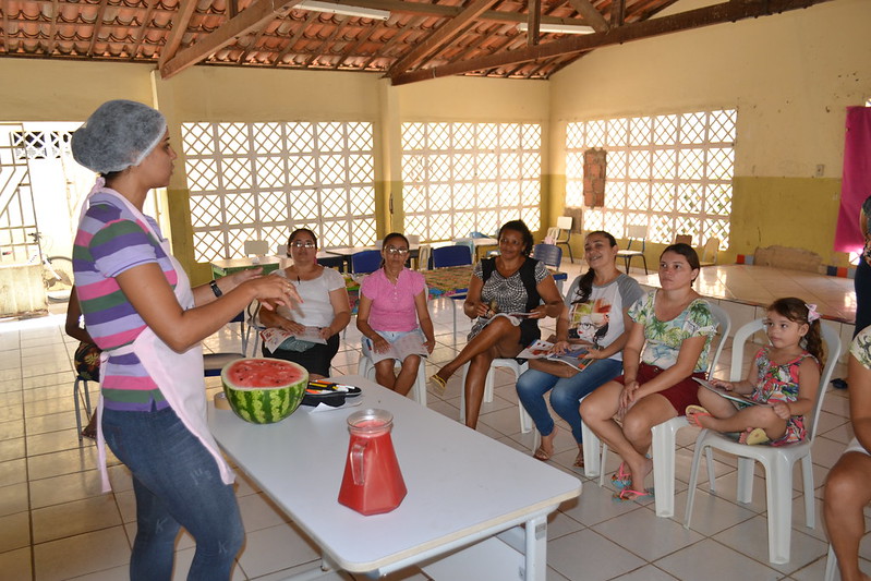 Oficina de ecoprodutos leva conhecimentos sustentáveis para mães da UEI Zezinha Gurgel