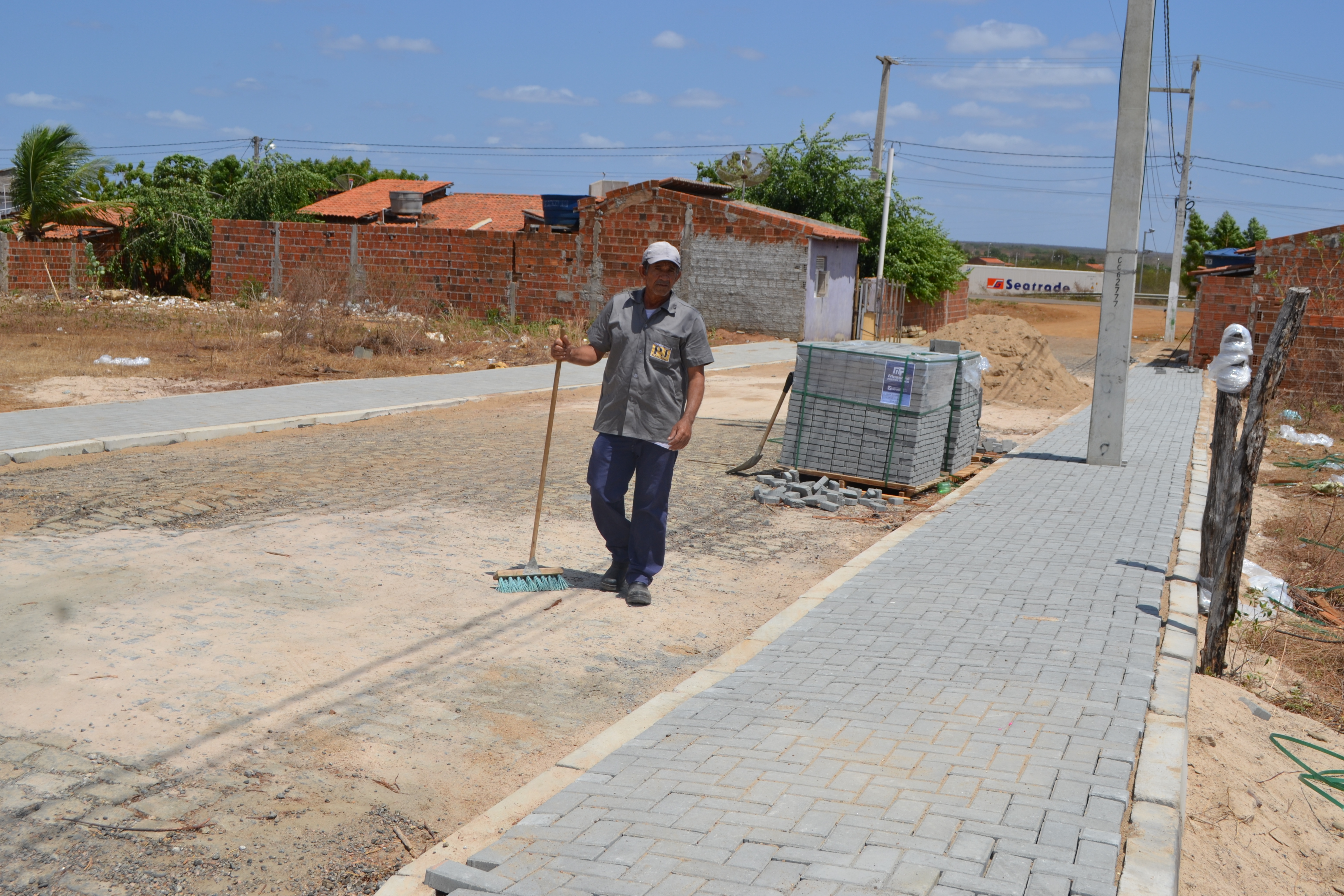 Obra de pavimentação no Jucuri entra em fase de conclusão