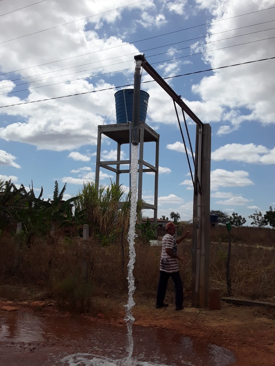 Agricultura segue com trabalho de abastecimento de água em comunidades e assentamentos