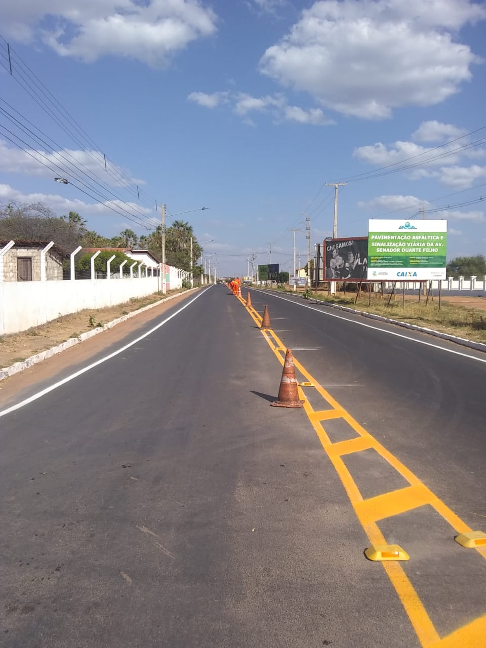 Avenida Senador Duarte Filho, no Vingt-Rosado, recebe sinalização