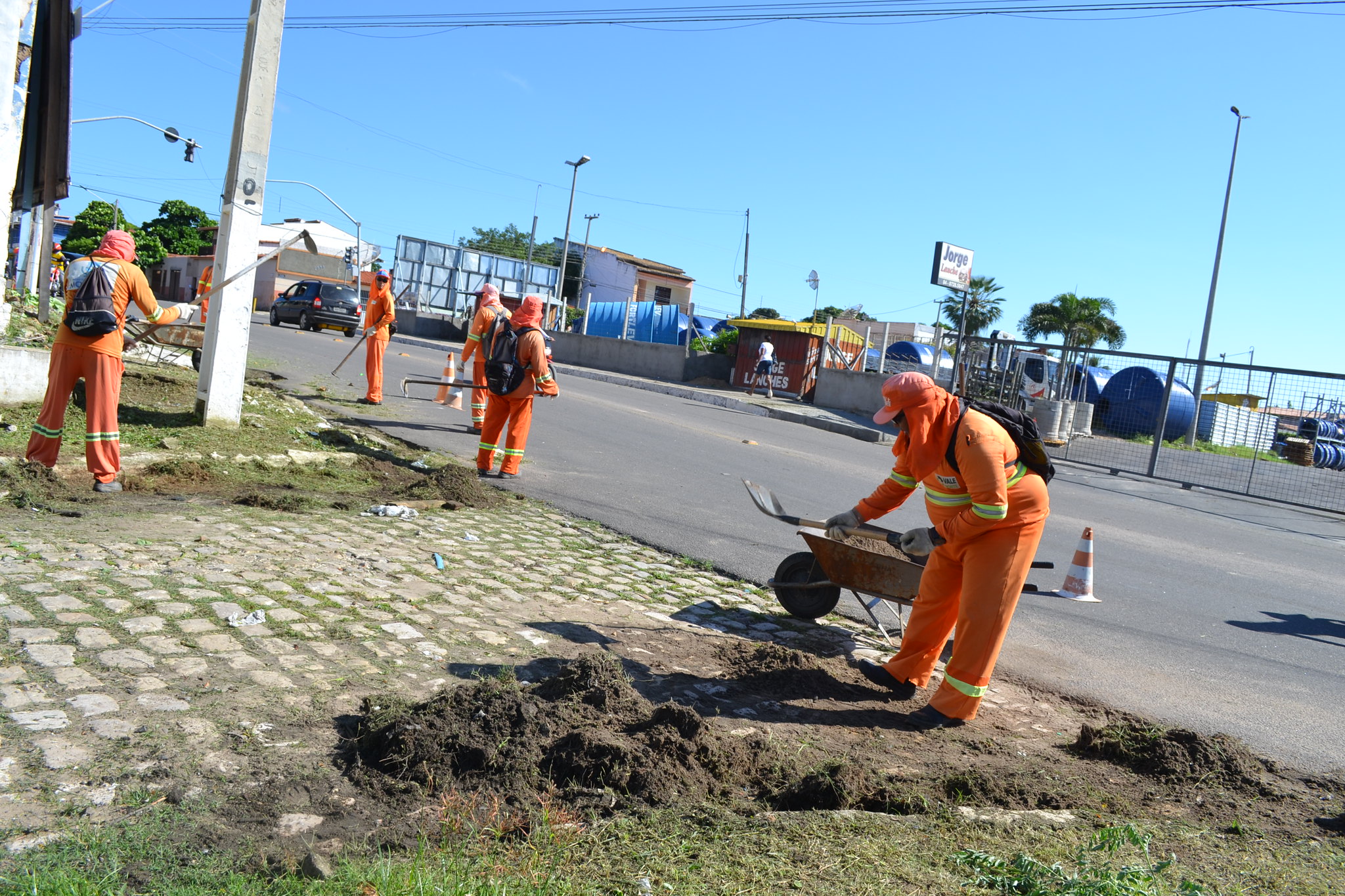 Limpeza urbana é intensificada pela Prefeitura de Mossoró