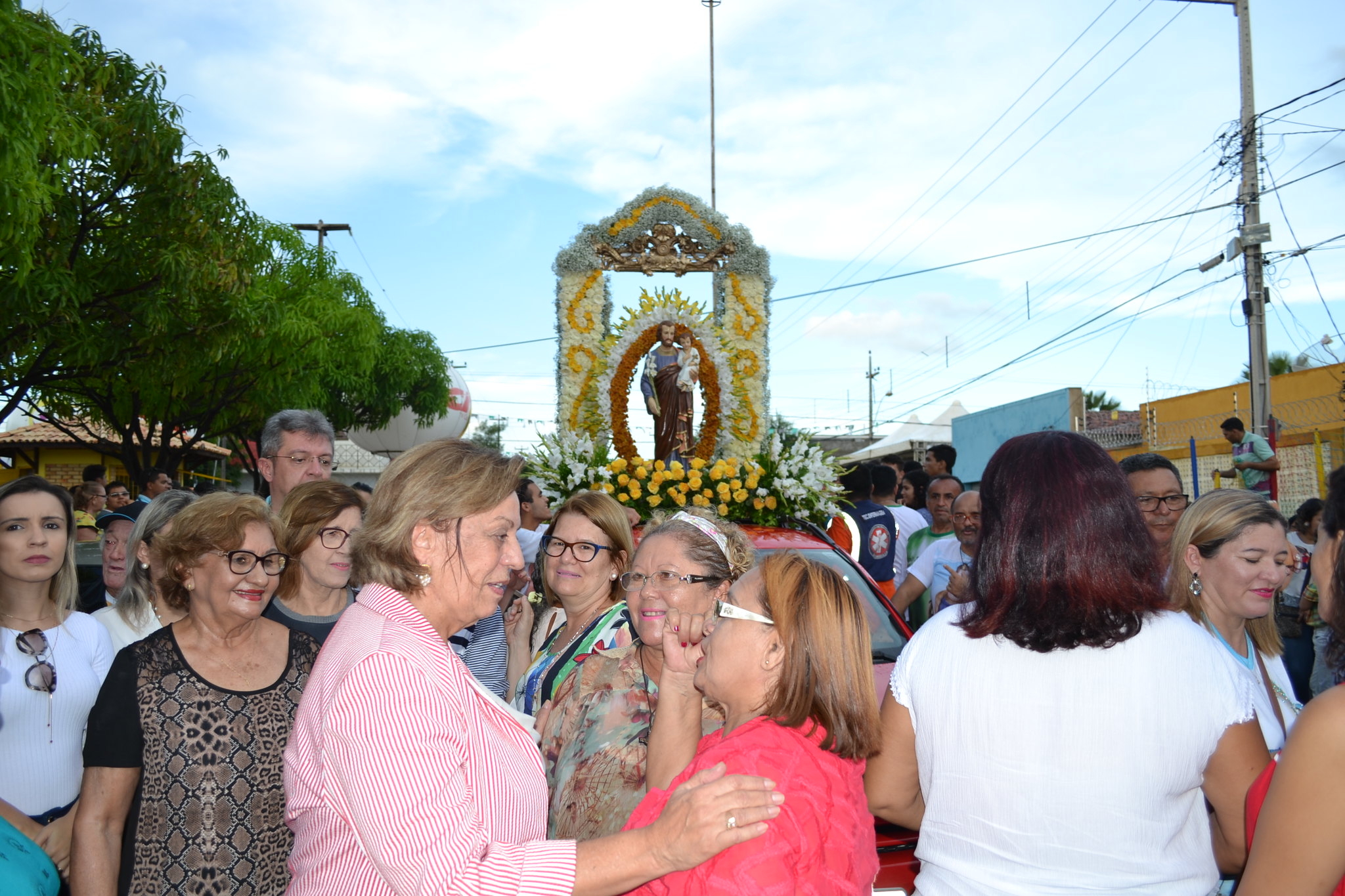 Prefeita Rosalba Ciarlini participa da tradicional procissão de São José