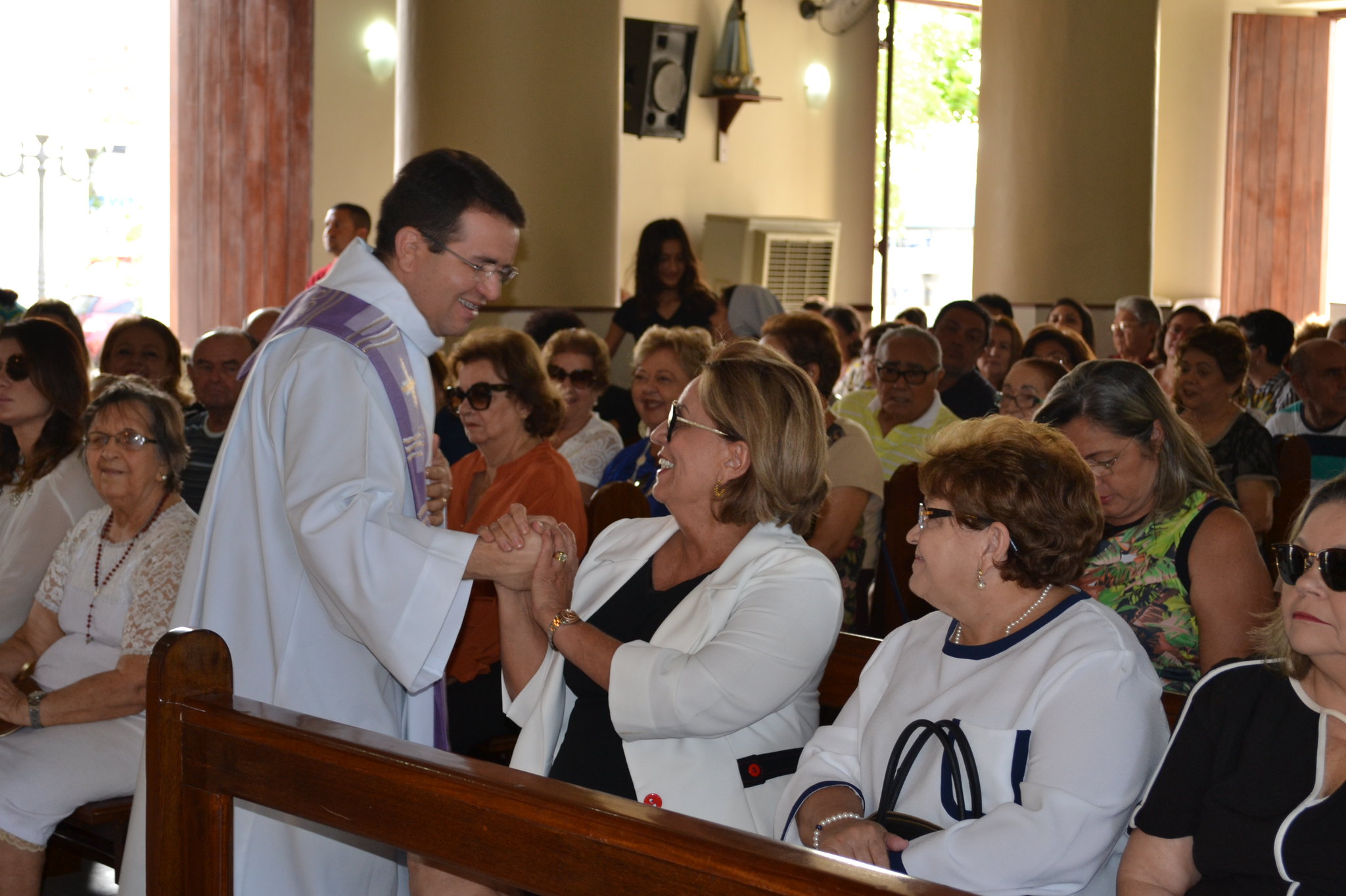 Prefeita Rosalba Ciarlini participa de missa na reabertura da Capela de São Vicente