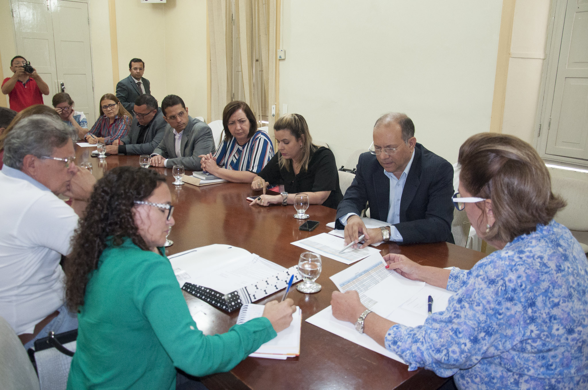 Prefeita apresenta proposta para conclusão de pagamentos pendentes de dezembro e volta a se reunir com o Sindiserpum no final da tarde