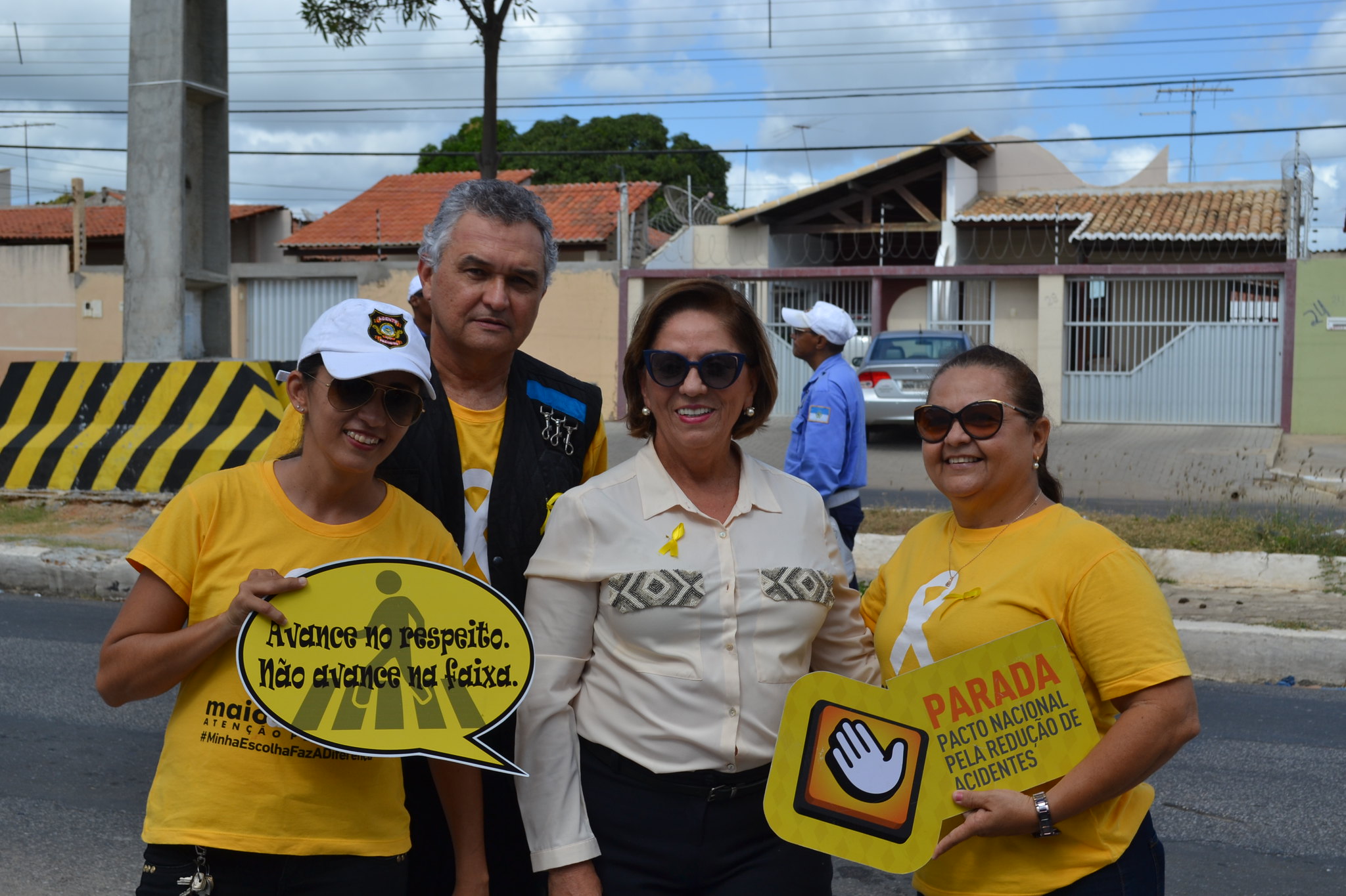 Blitz do Maio Amarelo faz trabalho educativo no Abolição III