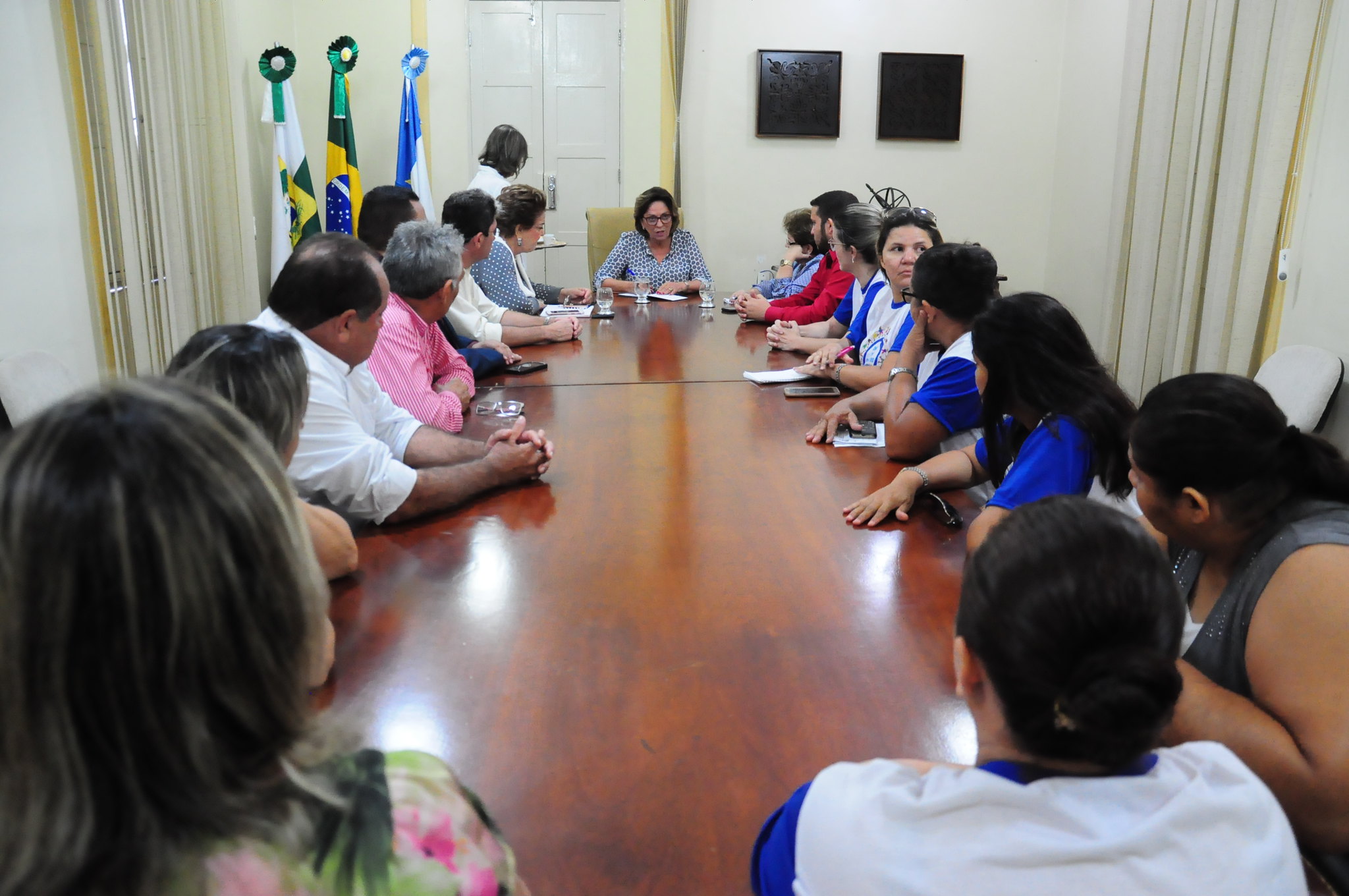 Prefeita debate regularização do fornecimento de insulinas especiais