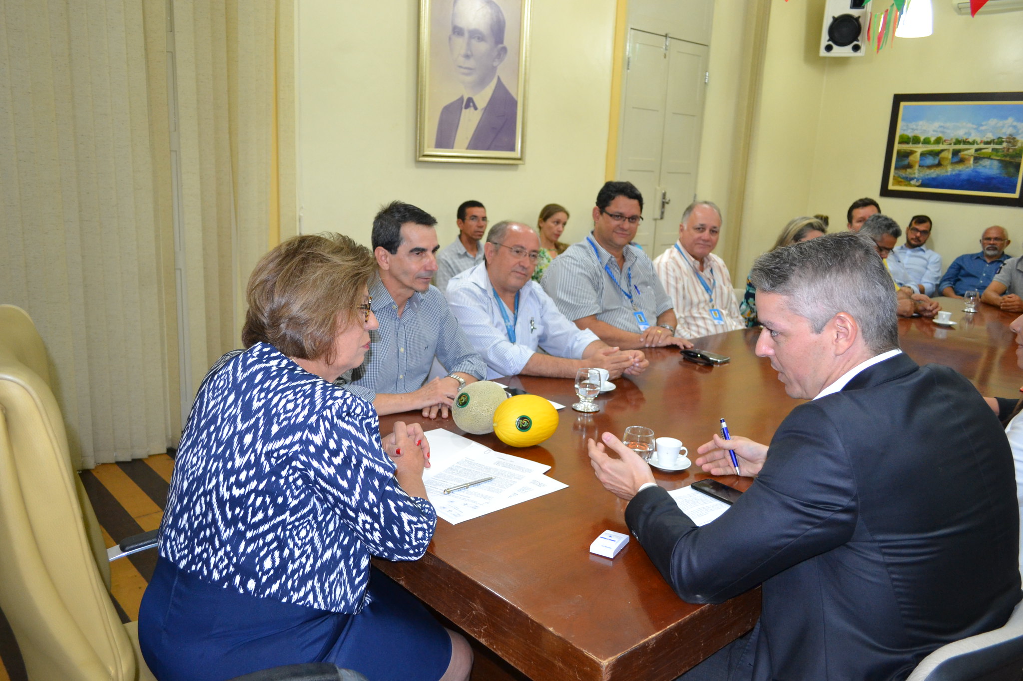 Prefeita e Redepetro discutem revitalização da cadeia de petróleo e gás no município