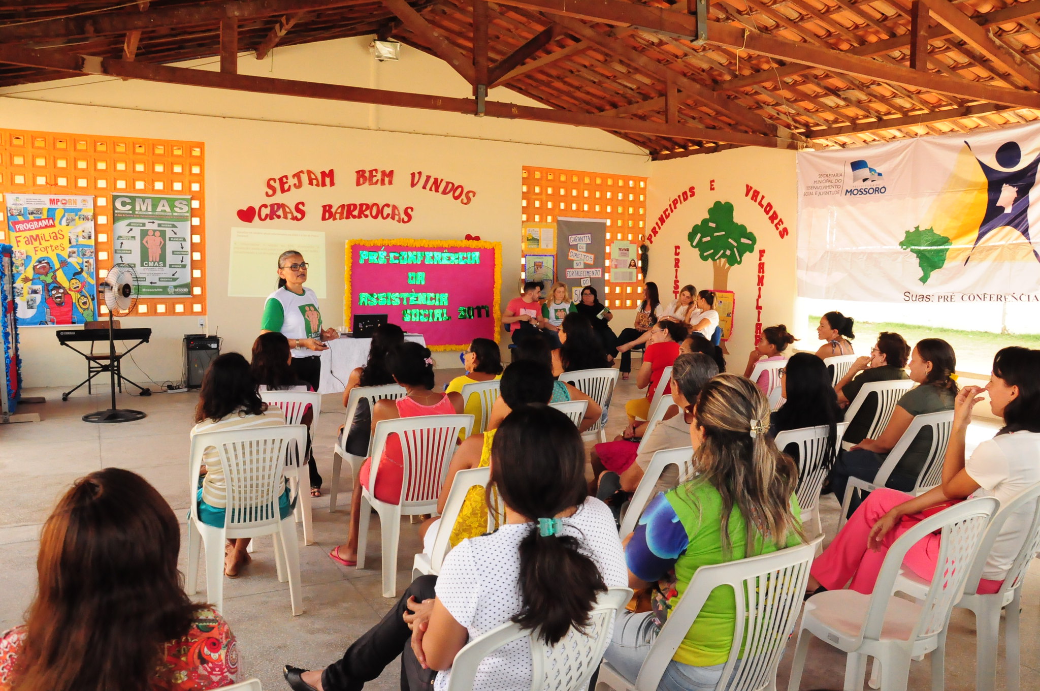 CRAS do bairro Barrocas recebe primeira Pré-Conferência de Assistência Social