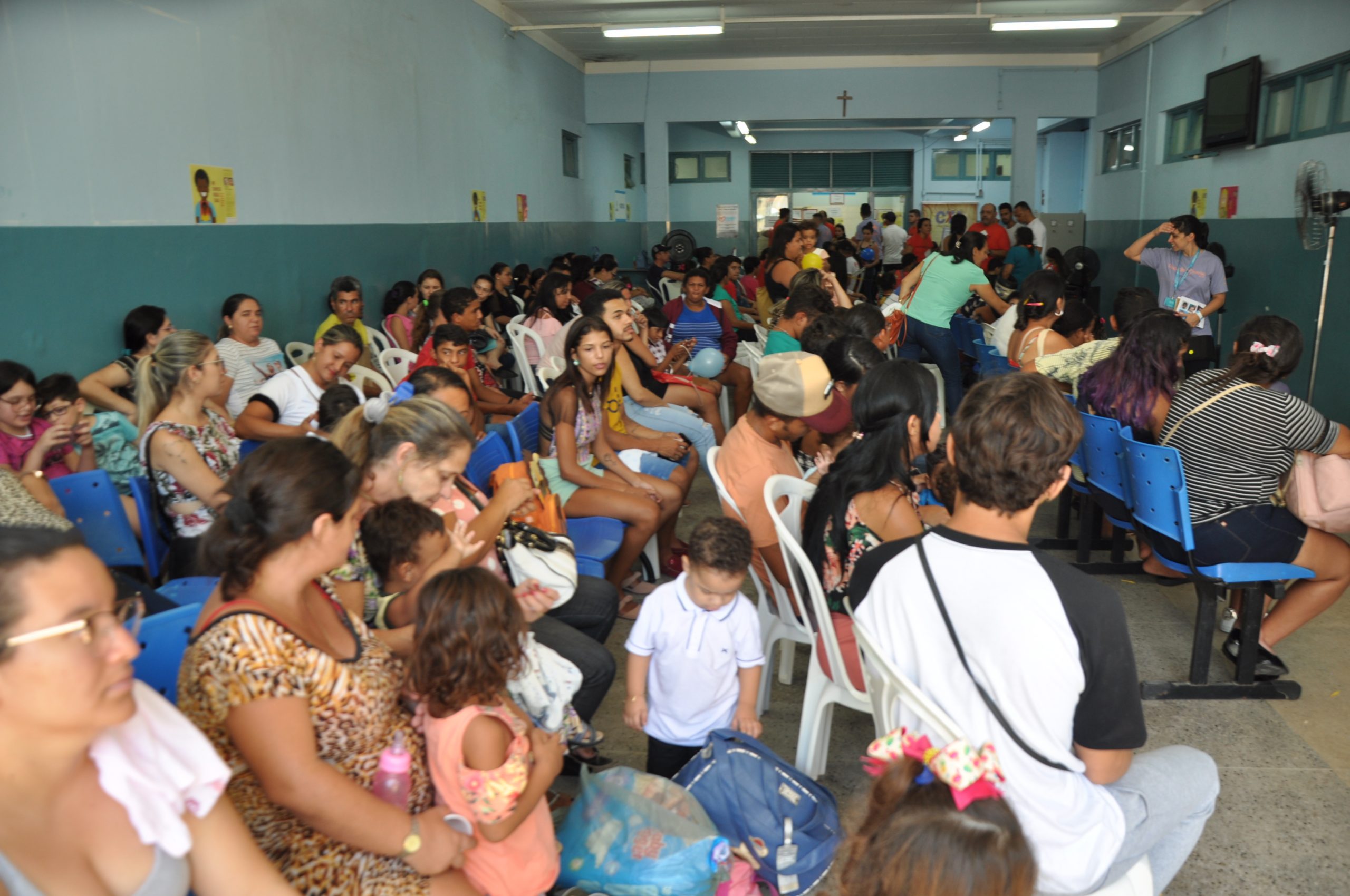 Cerca de 100 pessoas participam da triagem da Operação Sorriso no PAM do Bom Jardim