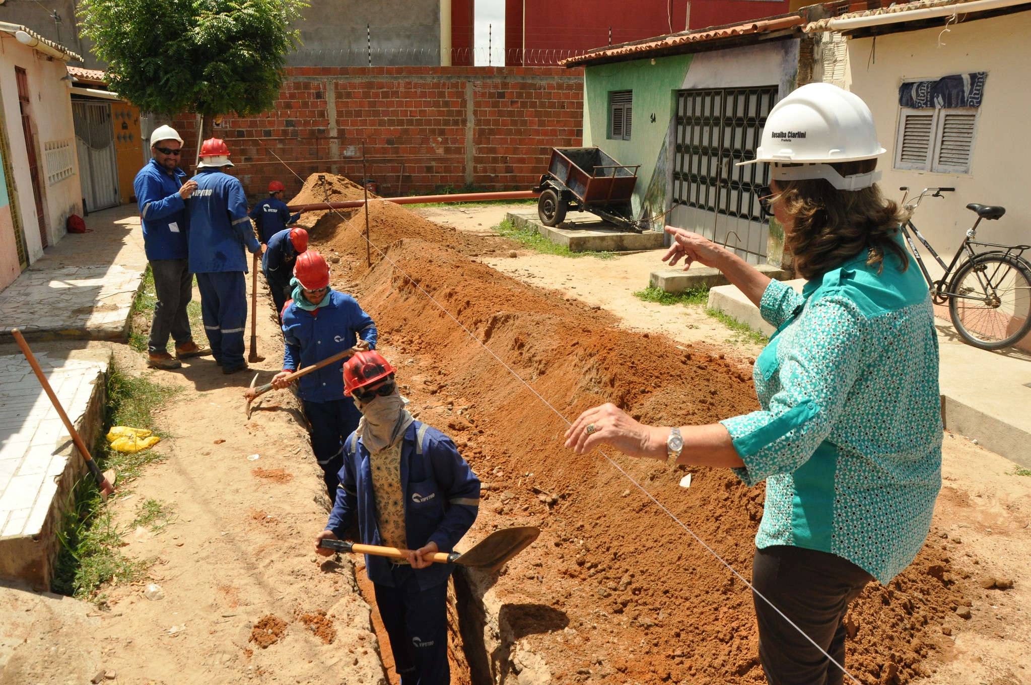 Obras de saneamento básico no bairro Abolição IV entram em fase final