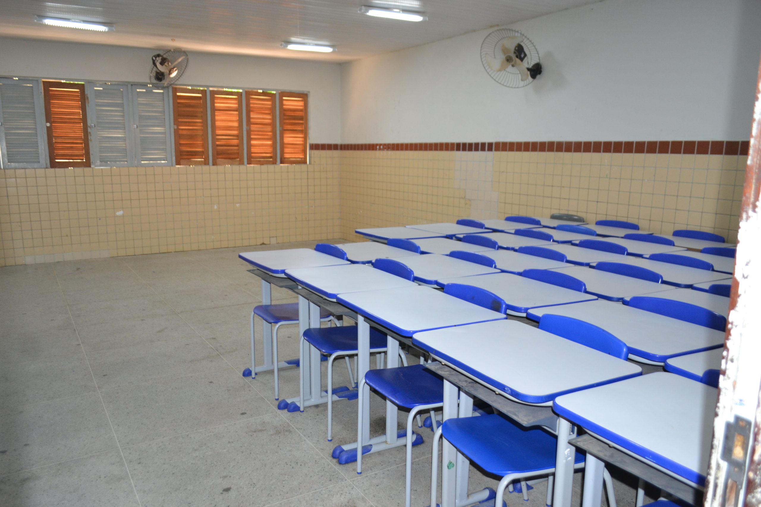 Rede Municipal de Ensino vai contar com novas carteiras escolares para o Ano Letivo 2020