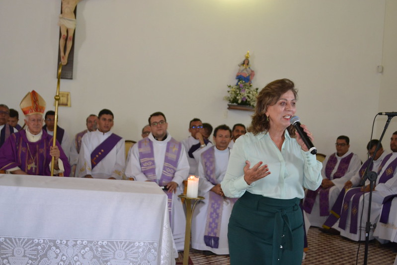 Prefeita participa de missa em ação de graças aos 119 anos do CDSL e dos 10 anos da Faculdade Católica