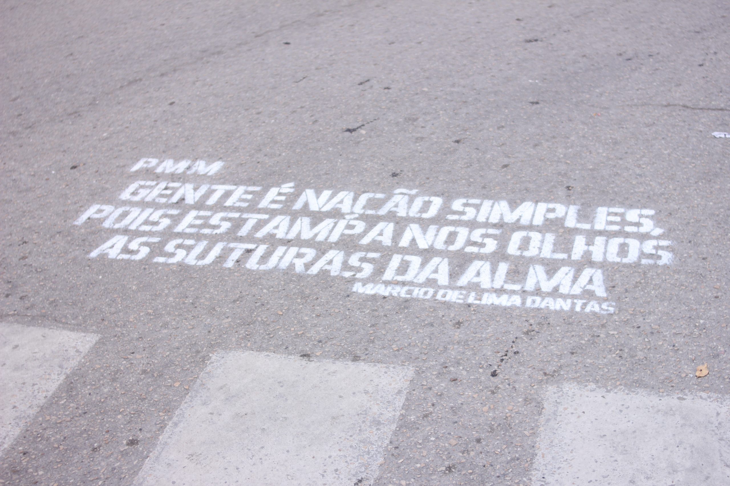 Intervenção urbana em ruas da cidade marca Dia da Poesia