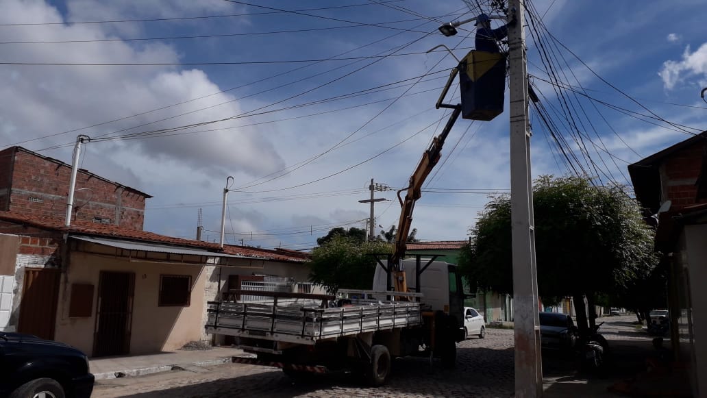 Ruas do bairro Santo Antônio recebem iluminação em led