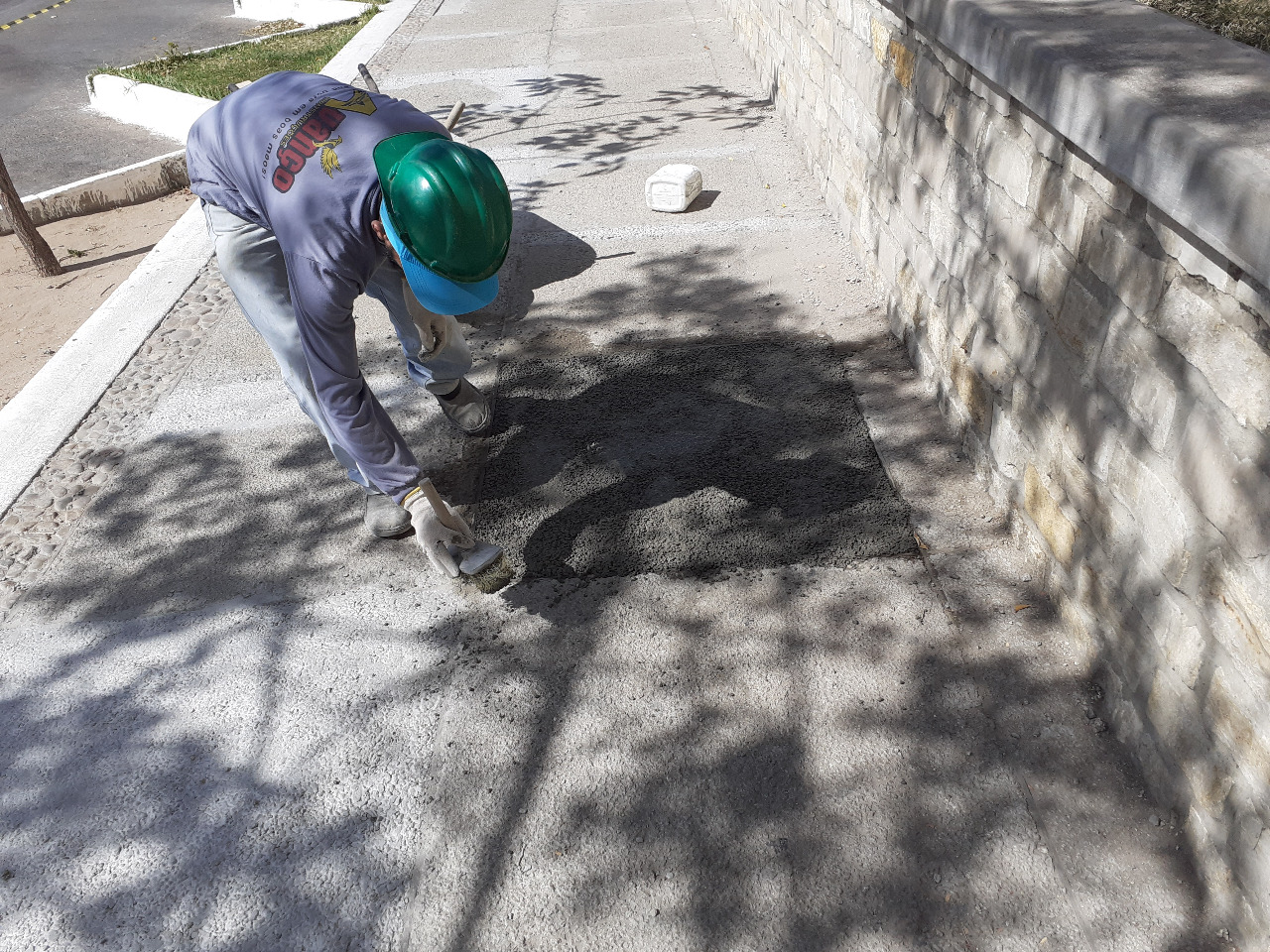 Praça do Teatro Municipal Dix-huit Rosado segue com obra em andamento