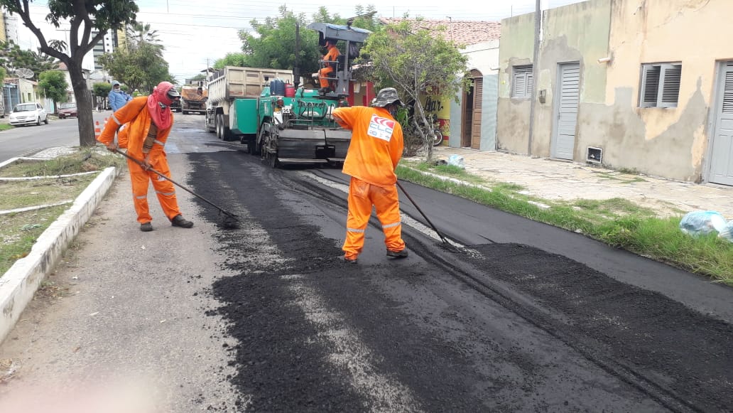 Recuperação da malha viária da cidade segue em andamento