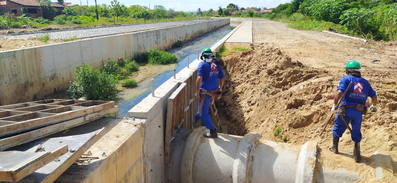 Obras do Canal do Santa Helena seguem em andamento