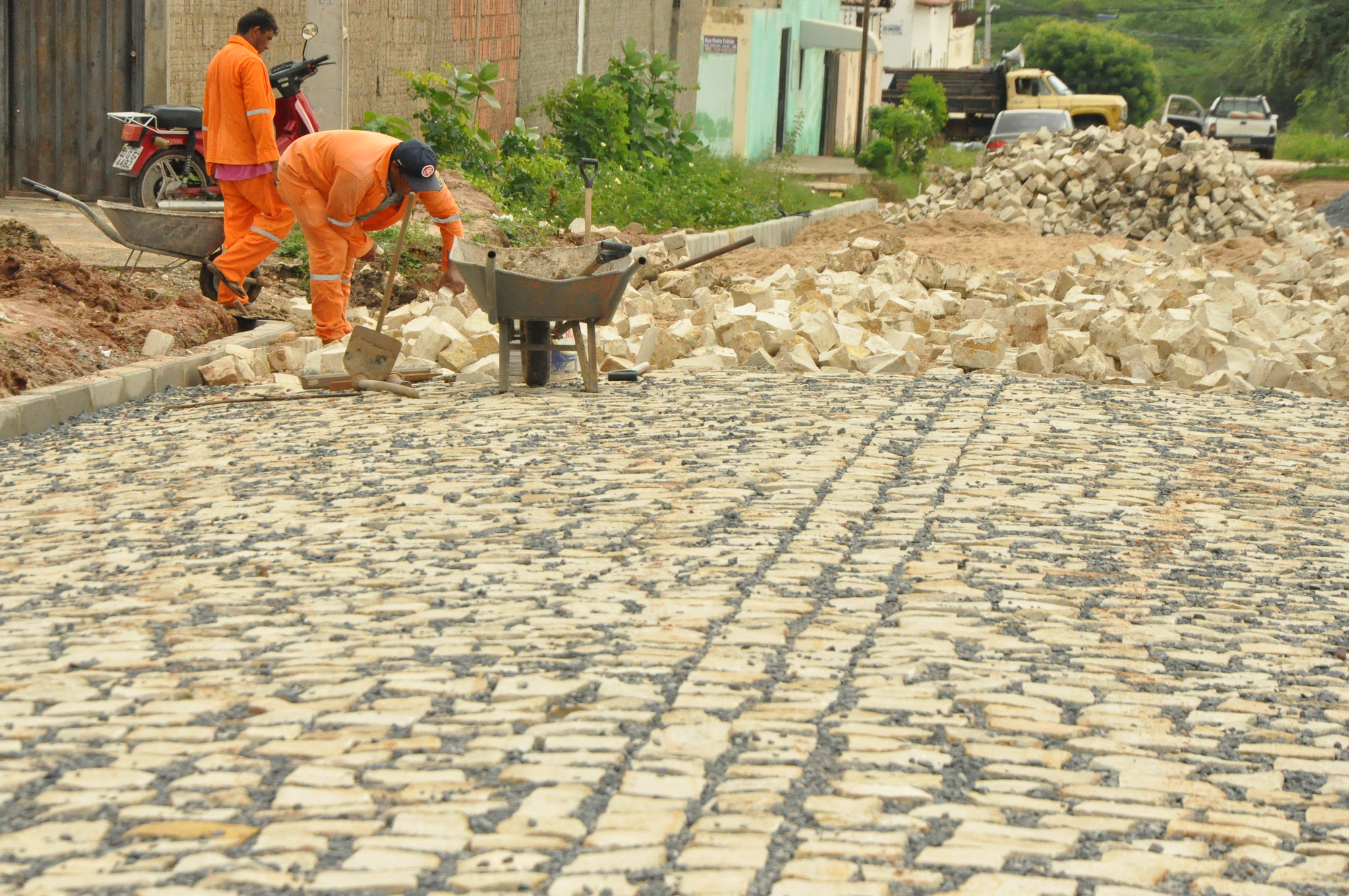 Bairro Planalto 13 de maio terá novas ruas pavimentadas