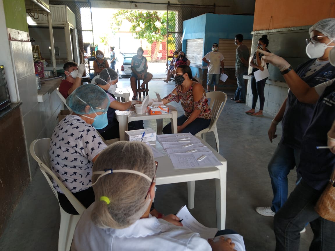 Comerciantes do Mercado do Bom Jardim são testados para o coronavírus