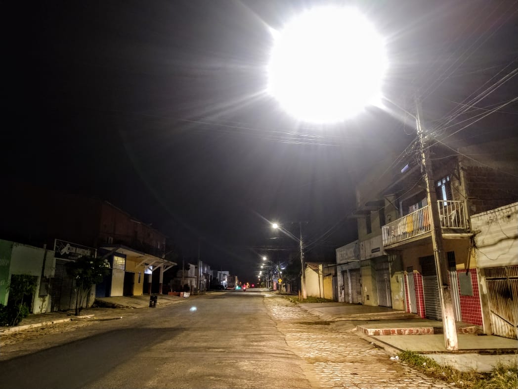 Rua Jeremias da Rocha recebe iluminação em led