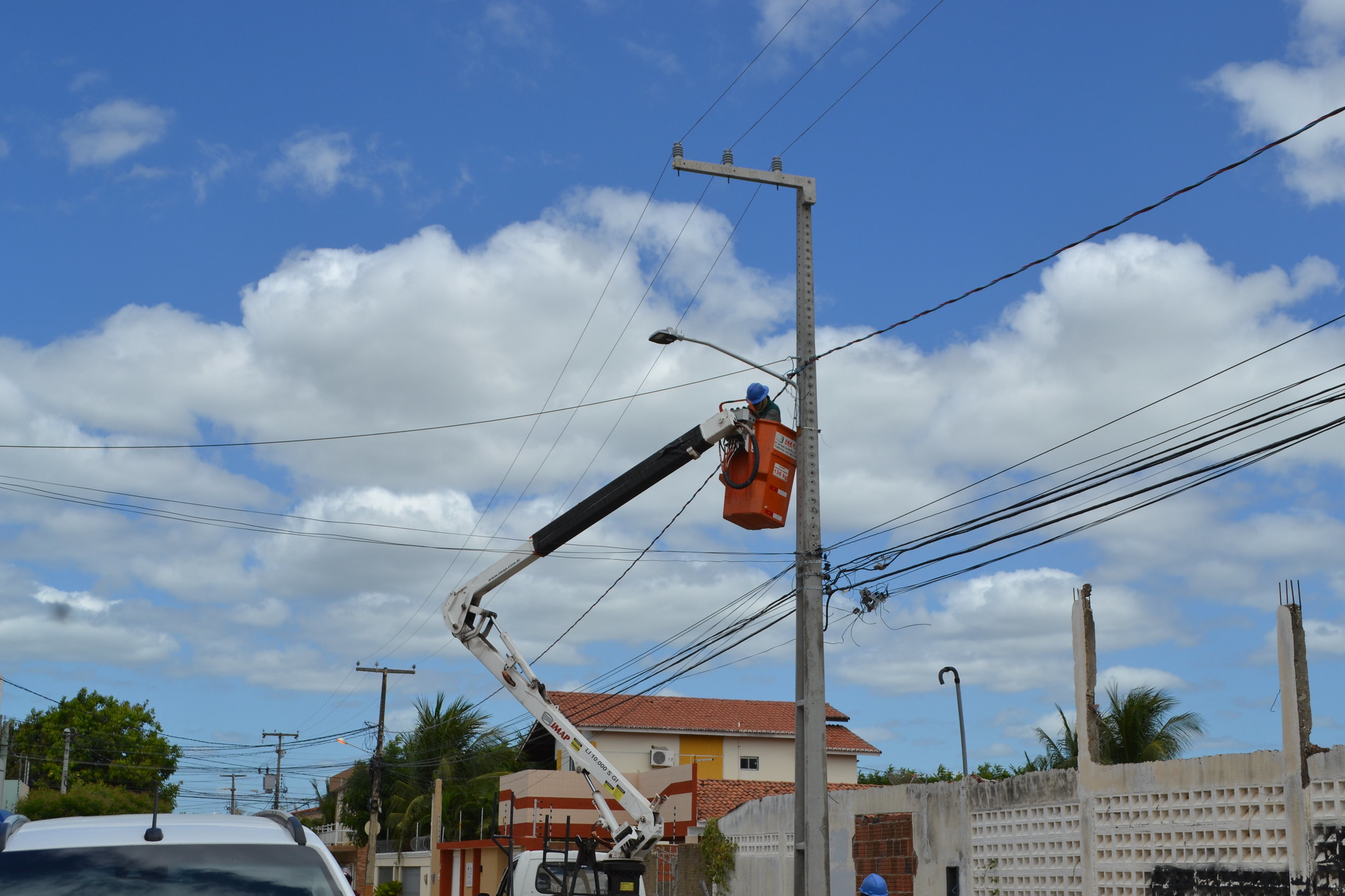 Rua Damião Rodrigues de Souza, no bairro Sumaré, recebe iluminação em led