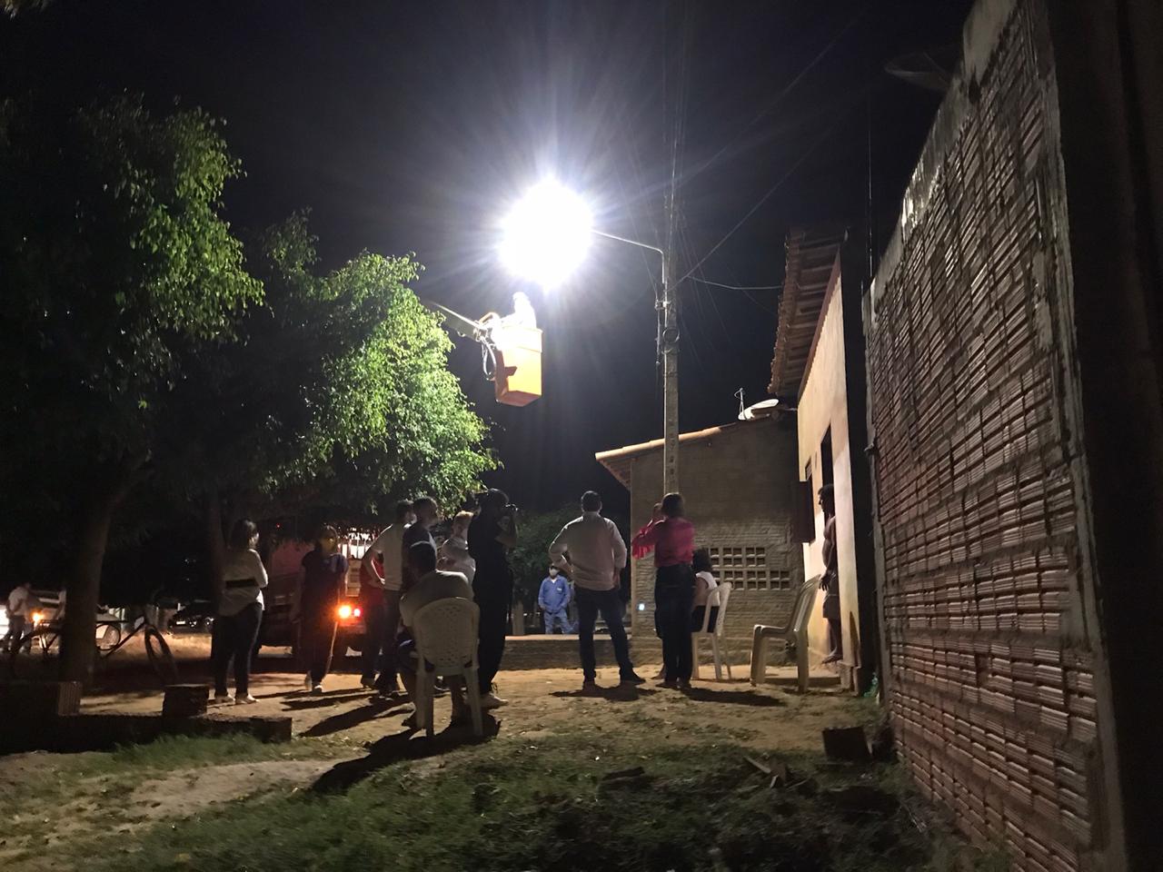 Comunidade rural do Jucuri recebe iluminação de LED