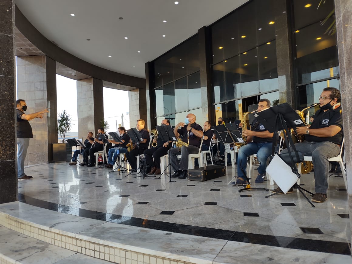 Concerto da Independência é marcado por descerramento das bandeiras e repertório diversificado