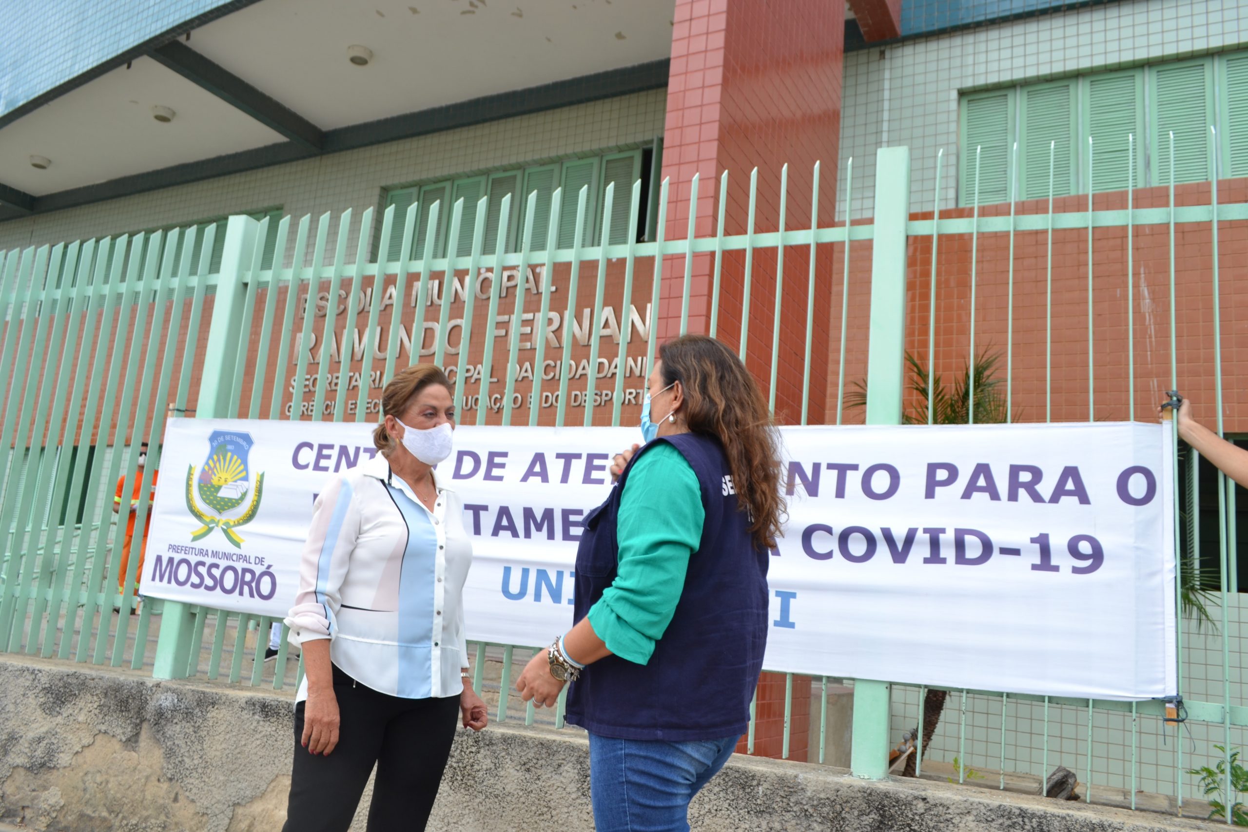 Prefeita Rosalba Ciarlini fiscaliza funcionamento do Centro de Atendimento para Covid-19 no Santo Antônio