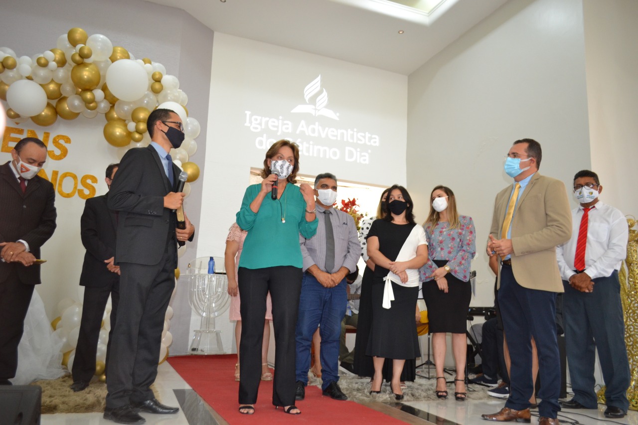 Prefeita Rosalba Ciarlini participa de celebração de 28 anos da Igreja Adventista do Sétimo Dia do Alto da Conceição