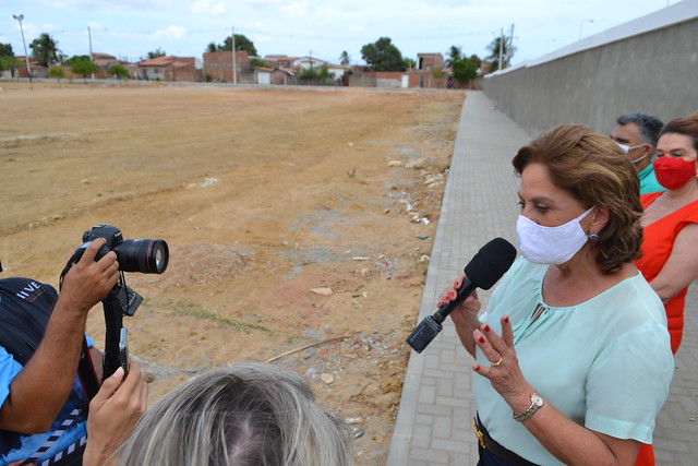 Prefeita visita local onde será construída a Casa da Mulher Brasileira