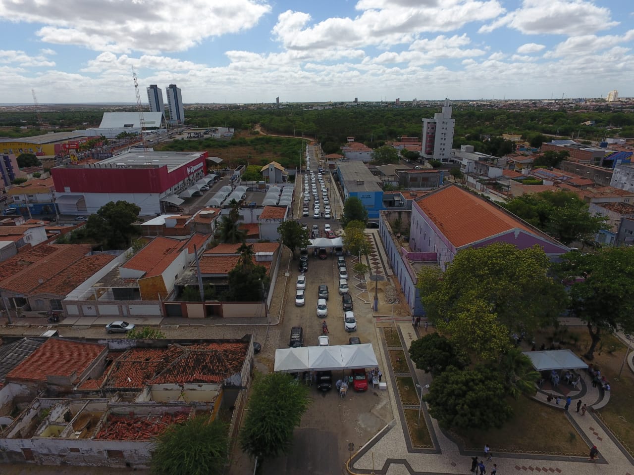 Apenas 1 dos testes apresenta resultado positivo em drive thru realizado pelo município