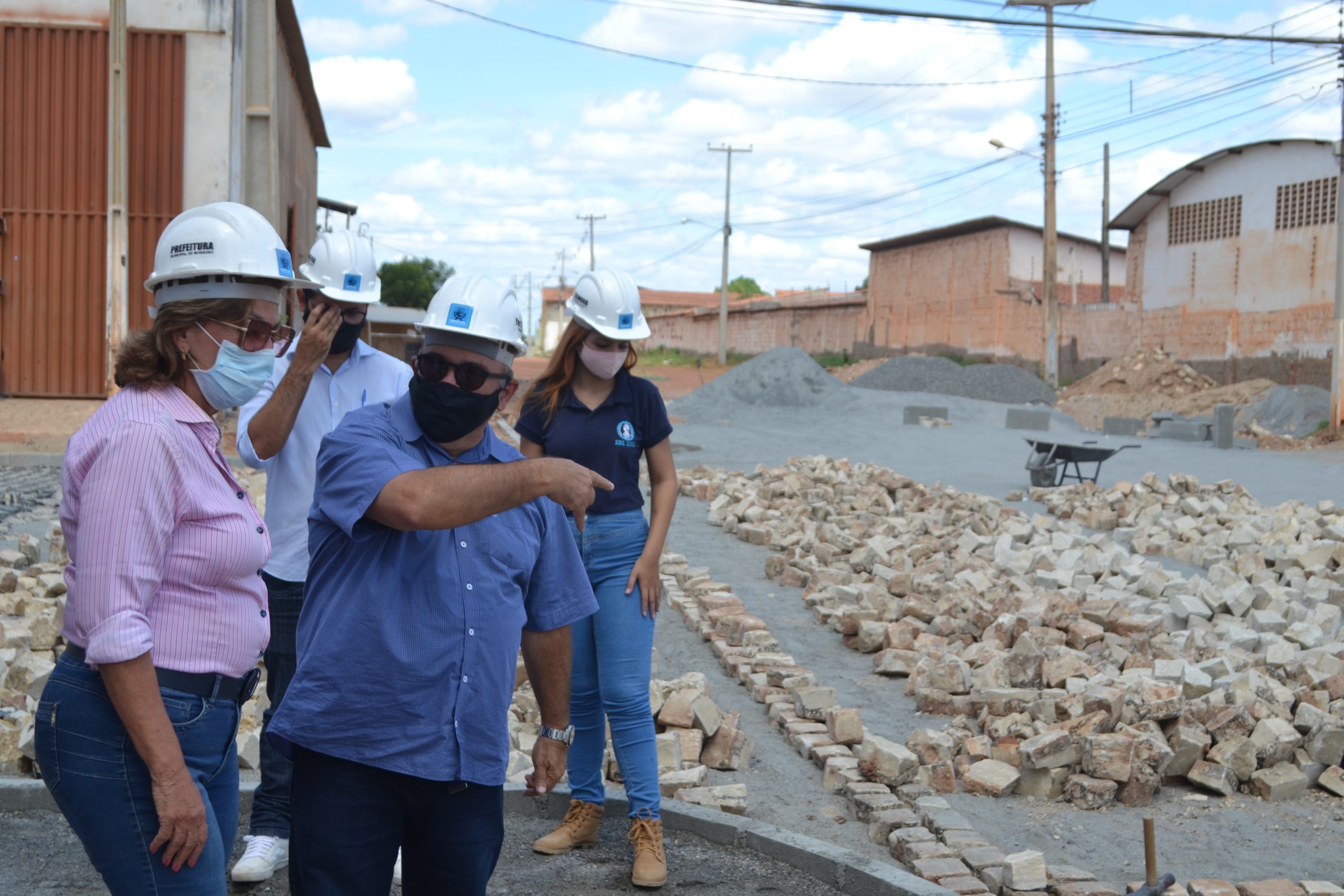 Pavimentação à paralelepípedo e recapeamento asfáltico reestruturam a mobilidade urbana