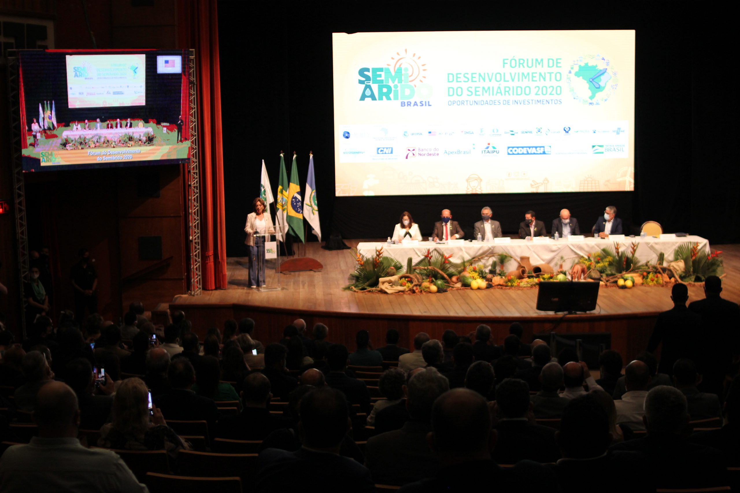 Prefeita Rosalba Ciarlini, ao lado do vice-presidente Mourão, participa da abertura do Fórum de Desenvolvimento do Semiárido 2020