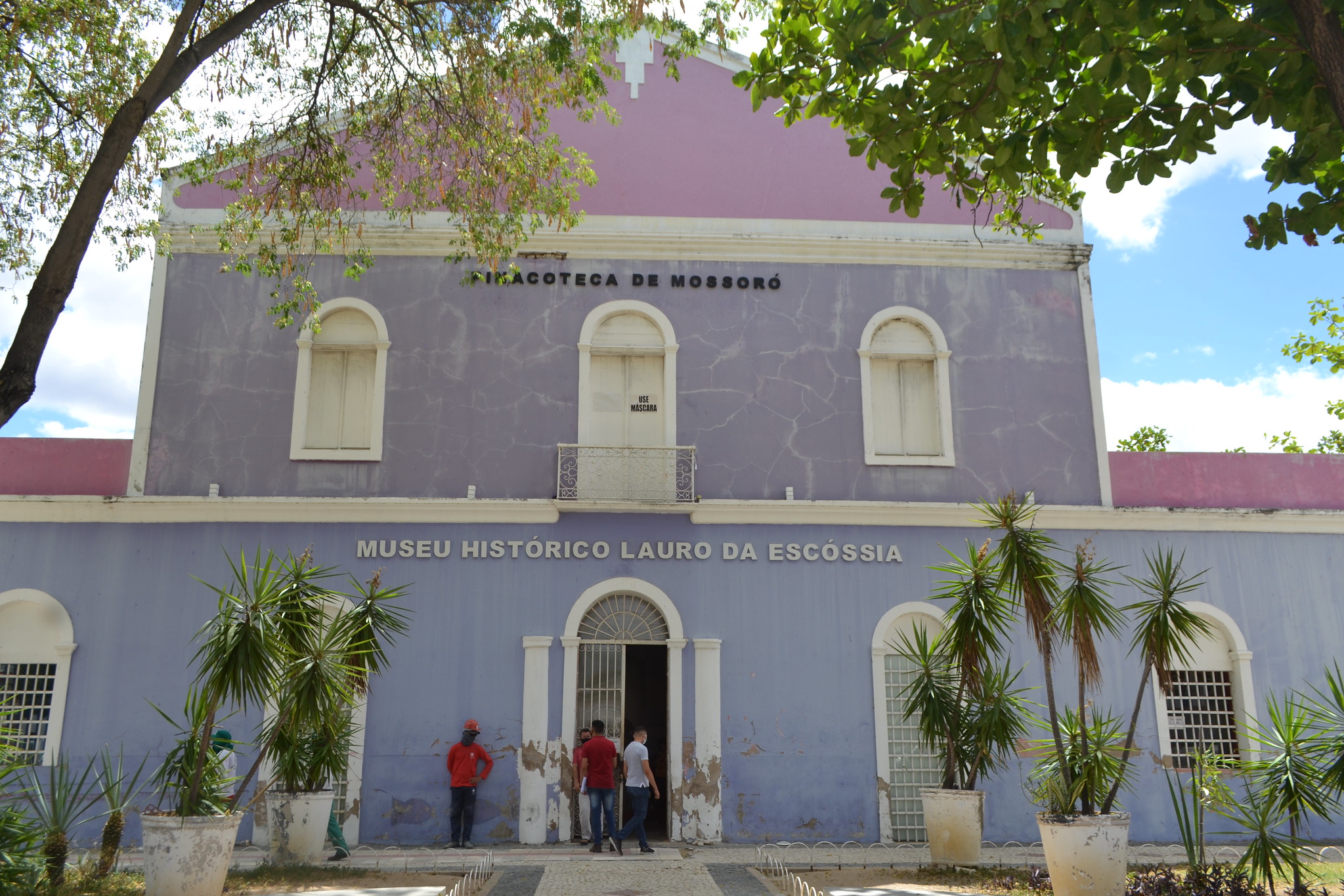 Prefeita Rosalba Ciarlini vistoria obra de restauração estrutural do Museu Histórico Lauro da Escóssia